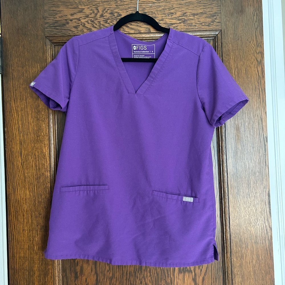 Figs Purple Scrub set